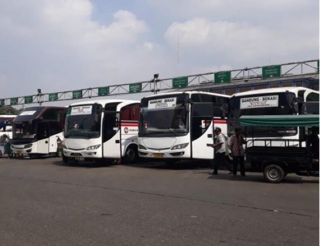 Bus Bandung Bekasi - Photo by beritatrans