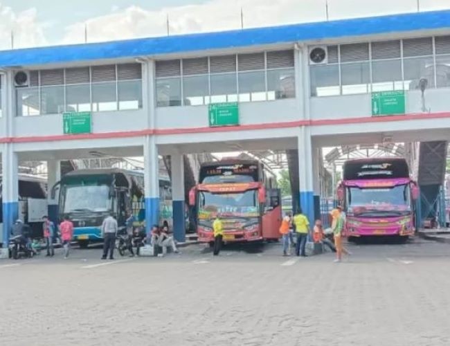 Bus Bandung Surabaya - Photo by Jawa Pos