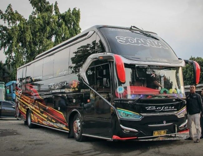 Bejeu Bus Bandung Semarang - Photo by Okezone Otomotif