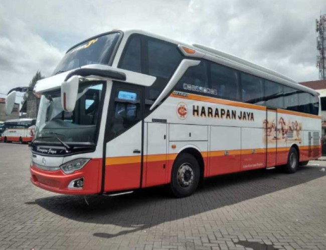 Harapan Jaya Bus Semarang Surabaya - Photo by Cektiket