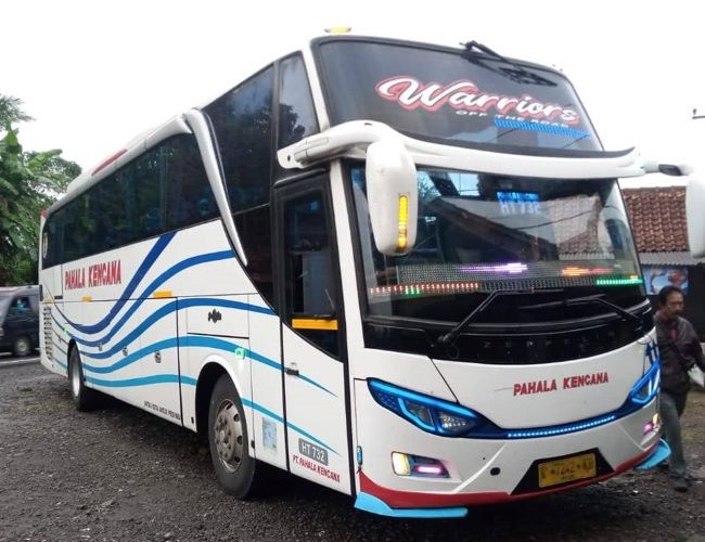 Pahala Kencana Bus Semarang Bandung - Photo by Facebook